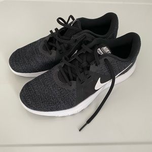 Brand New Women’s Nike Flex TR8 shoes